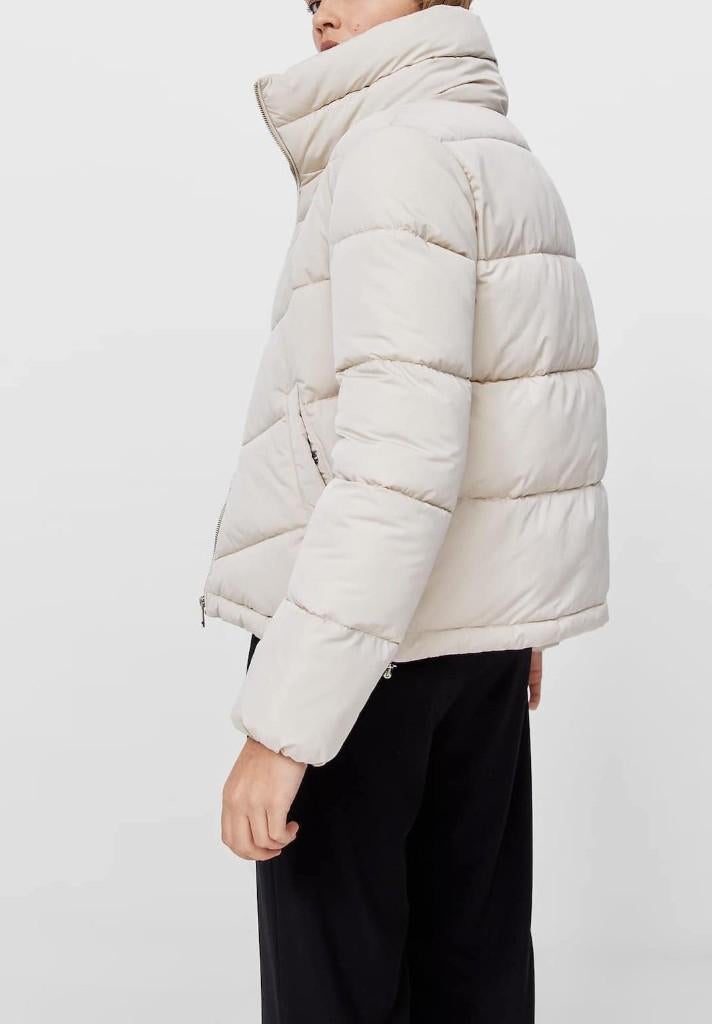 Stradivarius gewatteerd jack jas met hoge kraag creme L, Kleding | Dames, Jassen | Winter, Beige, Maat 42/44 (L), Nieuw, Ophalen of Verzenden