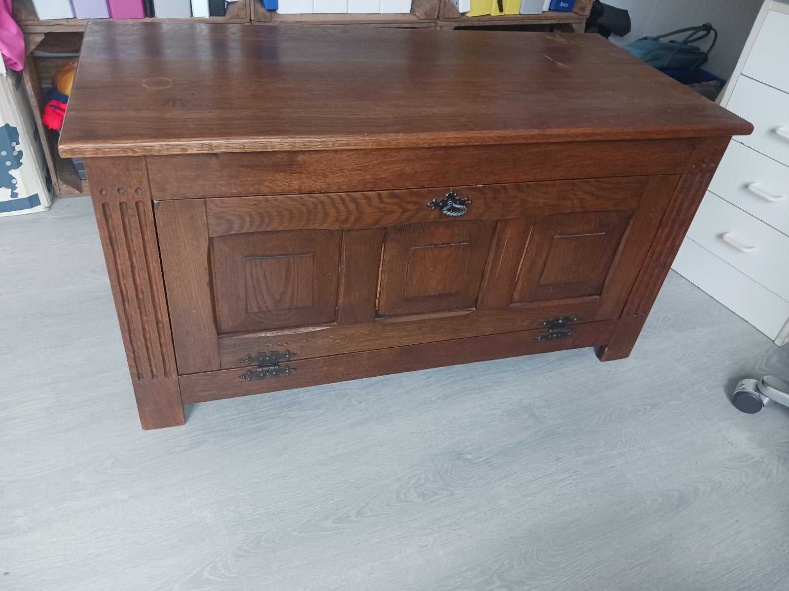 Vintage houten kist / kastje met klep, Ophalen