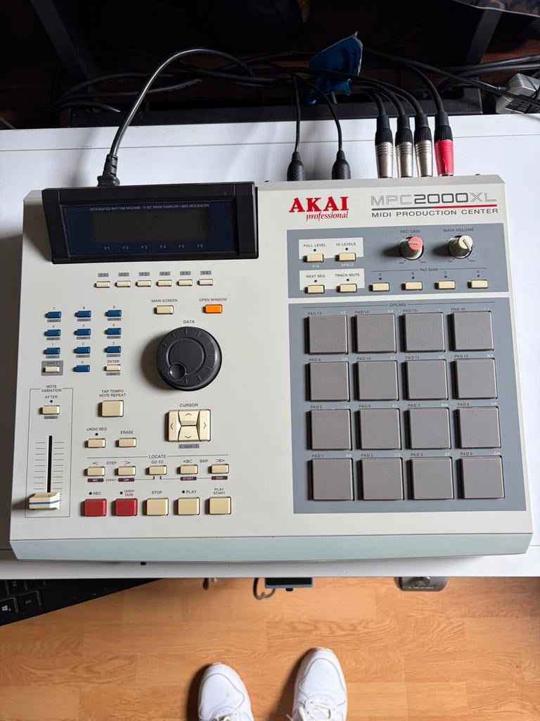 Fully Expanded | MPC 2000 XL (ZGAN) Origineel!, Muziek en Instrumenten, Samplers, Ophalen of Verzenden, Zo goed als nieuw