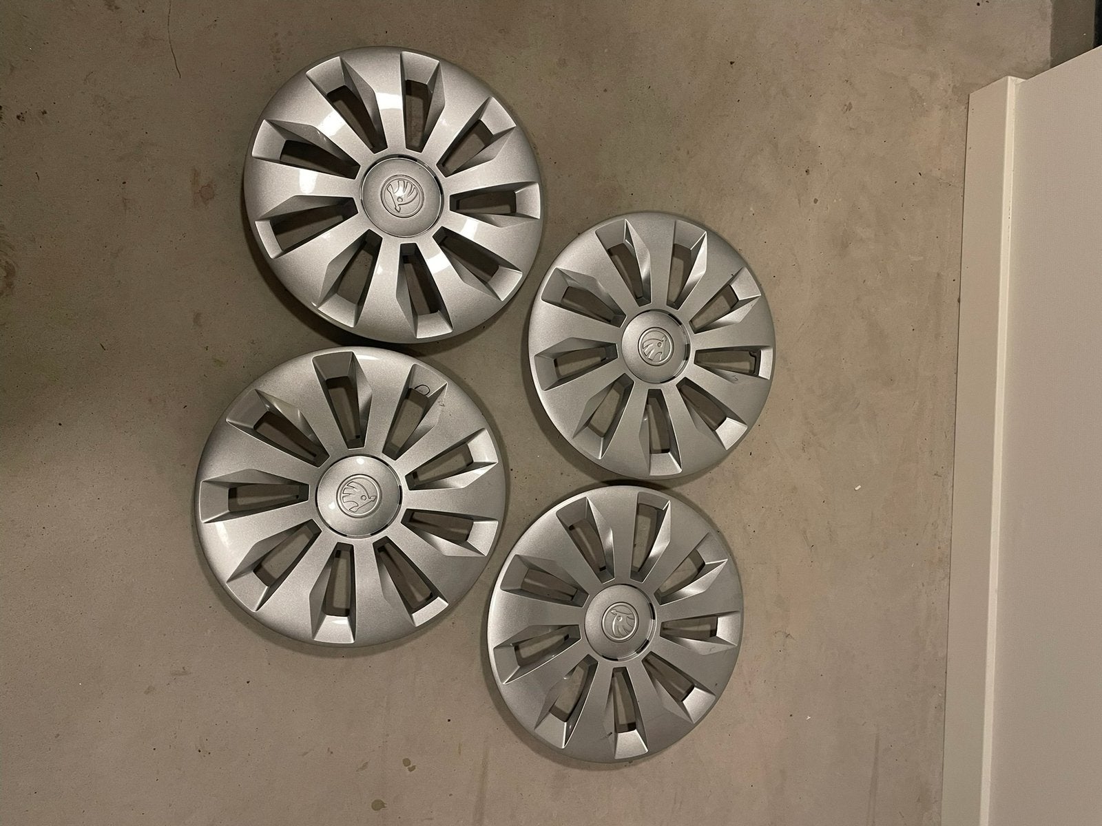 Skoda wieldoppen 15 inch, Auto diversen, Wieldoppen, Ophalen, Gebruikt
