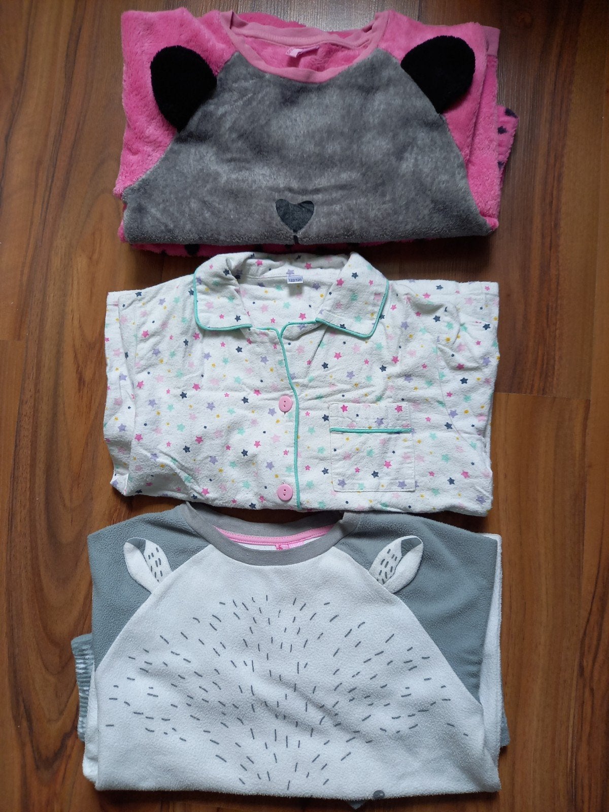 2 leuke pyjama's  ,maat 122-128  (2 + 1 pyjama gratis), Ophalen of Verzenden, Gebruikt, Meisje, Nacht- of Onderkleding
