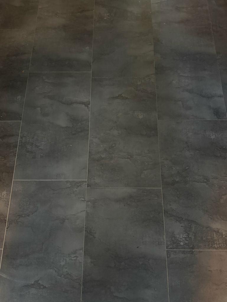 Laminaat Swiss Mega Cardiff 35m2 - Grijs tegellook, Ophalen, Gebruikt, 25 tot 50 m², Grijs