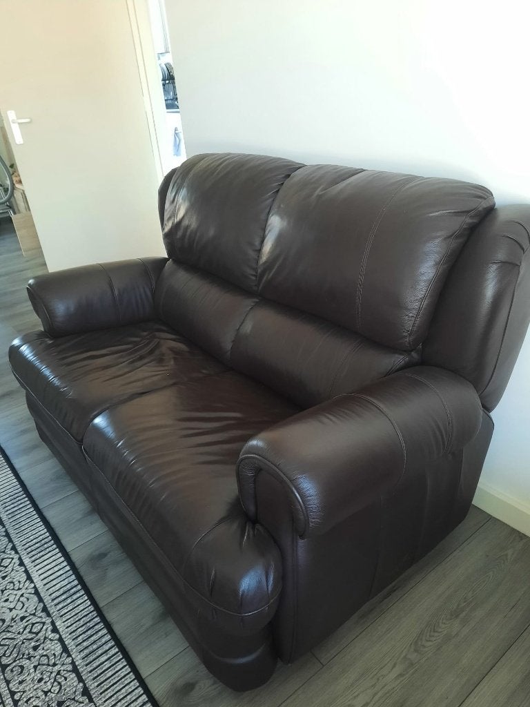 Comfortable and luxurious black leather sofa, Ophalen, Zo goed als nieuw, Tweepersoons, Overige materialen