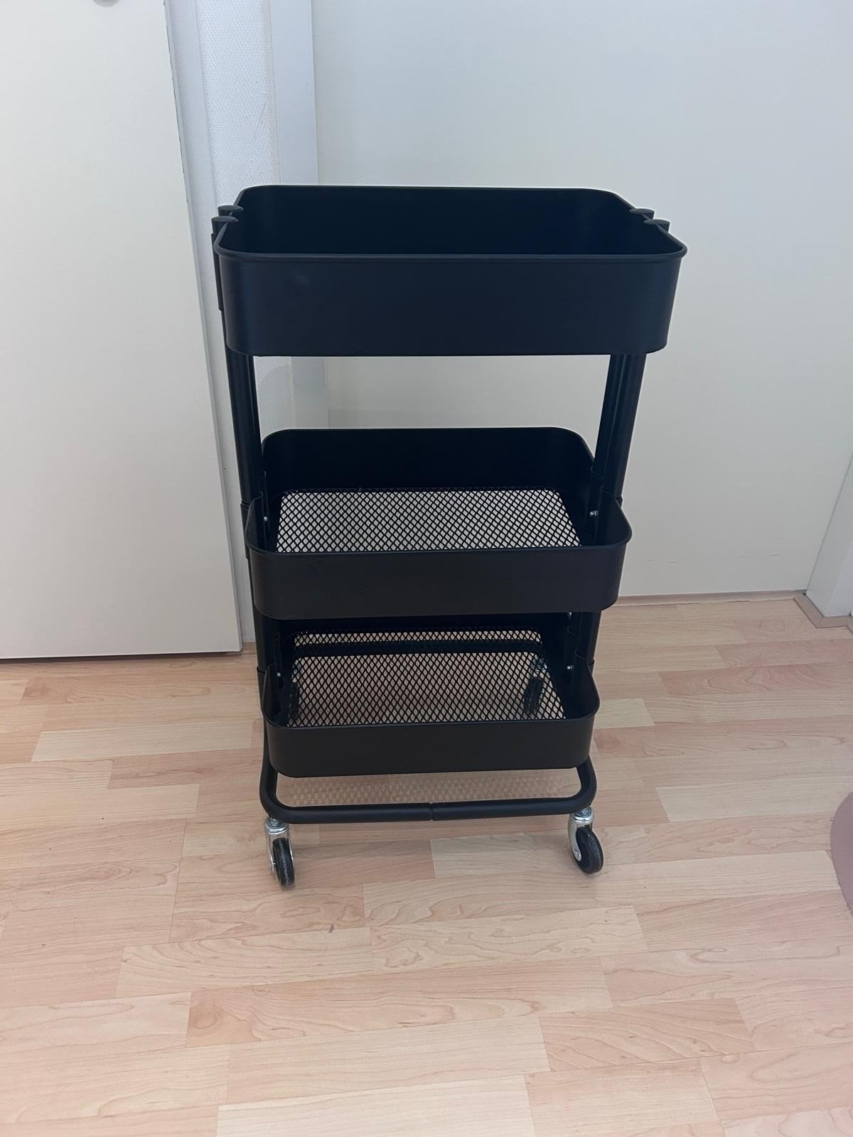 Raskog roltafel Ikea, Huis en Inrichting, Ophalen, Zo goed als nieuw