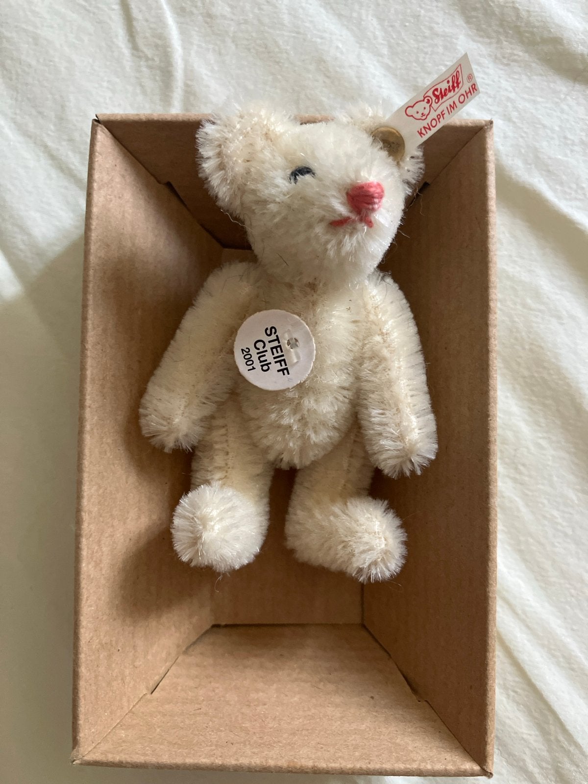 Steiff Teddybeer 2001/2002 - Wit 7 cm, Met doos, Overige merken, Beer, Ophalen of Verzenden