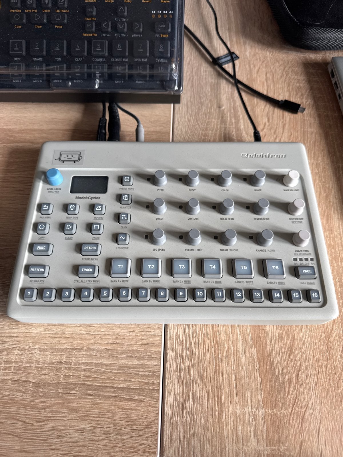 Elektron Model:Cycles FM Groovebox, Overige aantallen, Zo goed als nieuw, Met midi-aansluiting, Ophalen