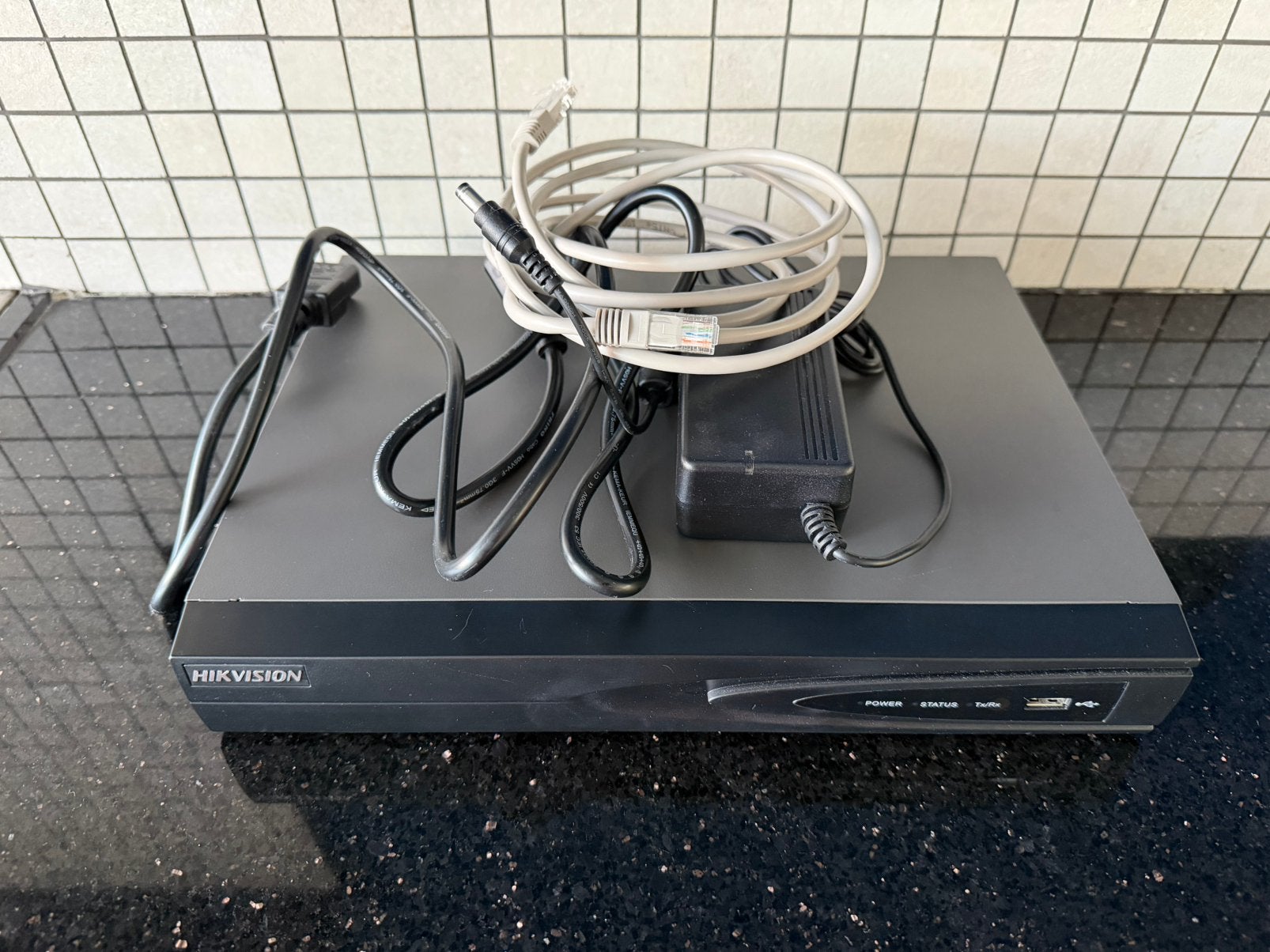 Hikvision 4 kanaals poe recorder met 1tb hdd, Ophalen of Verzenden, Zo goed als nieuw