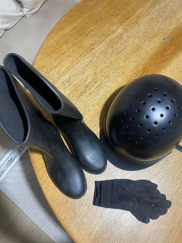 Paardrijset voor kinderen: helm, laarzen en handschoenen, Dieren en Toebehoren, Paardrijkleding, Ophalen of Verzenden, Kinderen