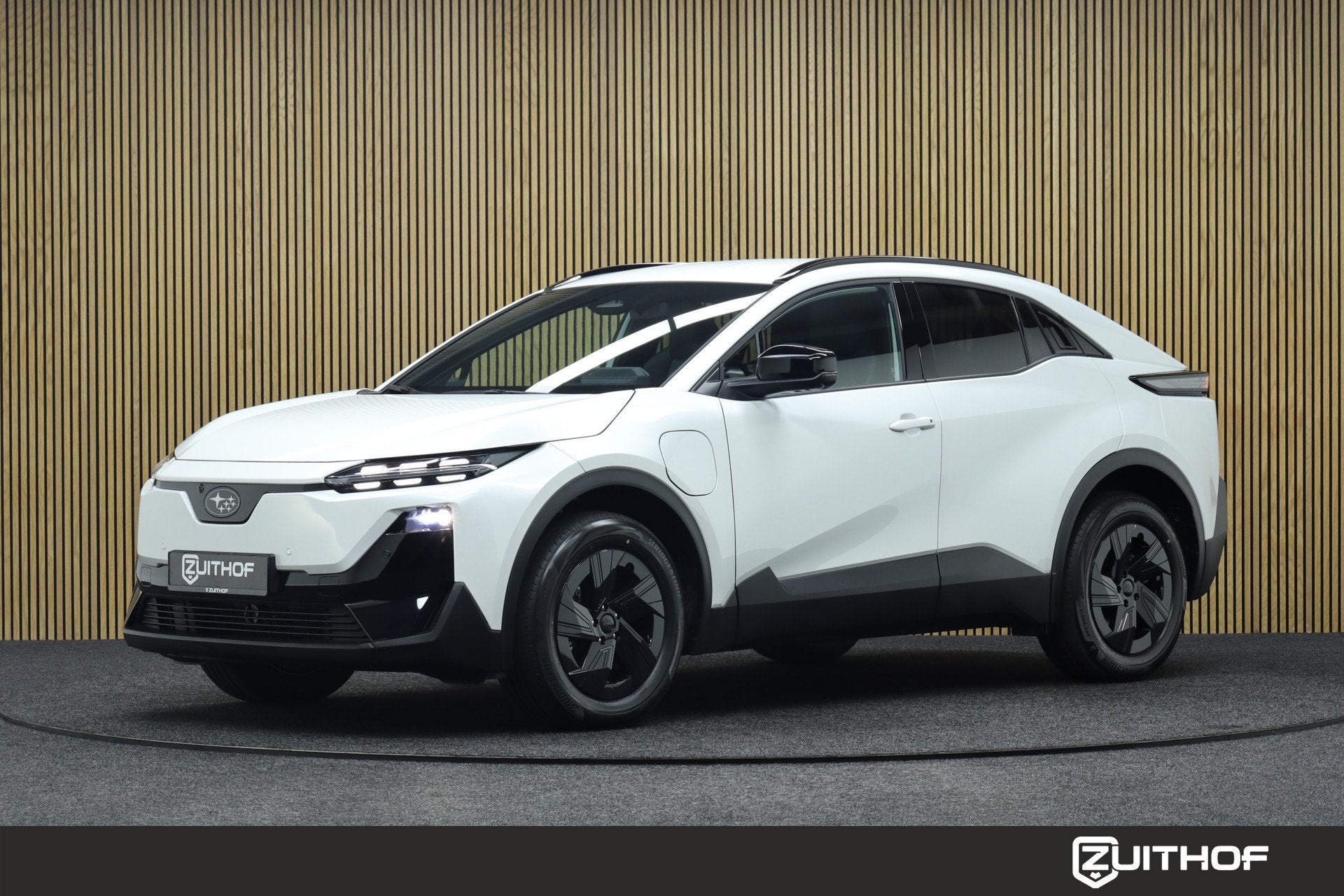 Subaru Uncharted 2E-xcite+ 77 kWh | Harman Kardon Audio | Ad, Met garantie (alle), Wit, 592 km, 1890 kg