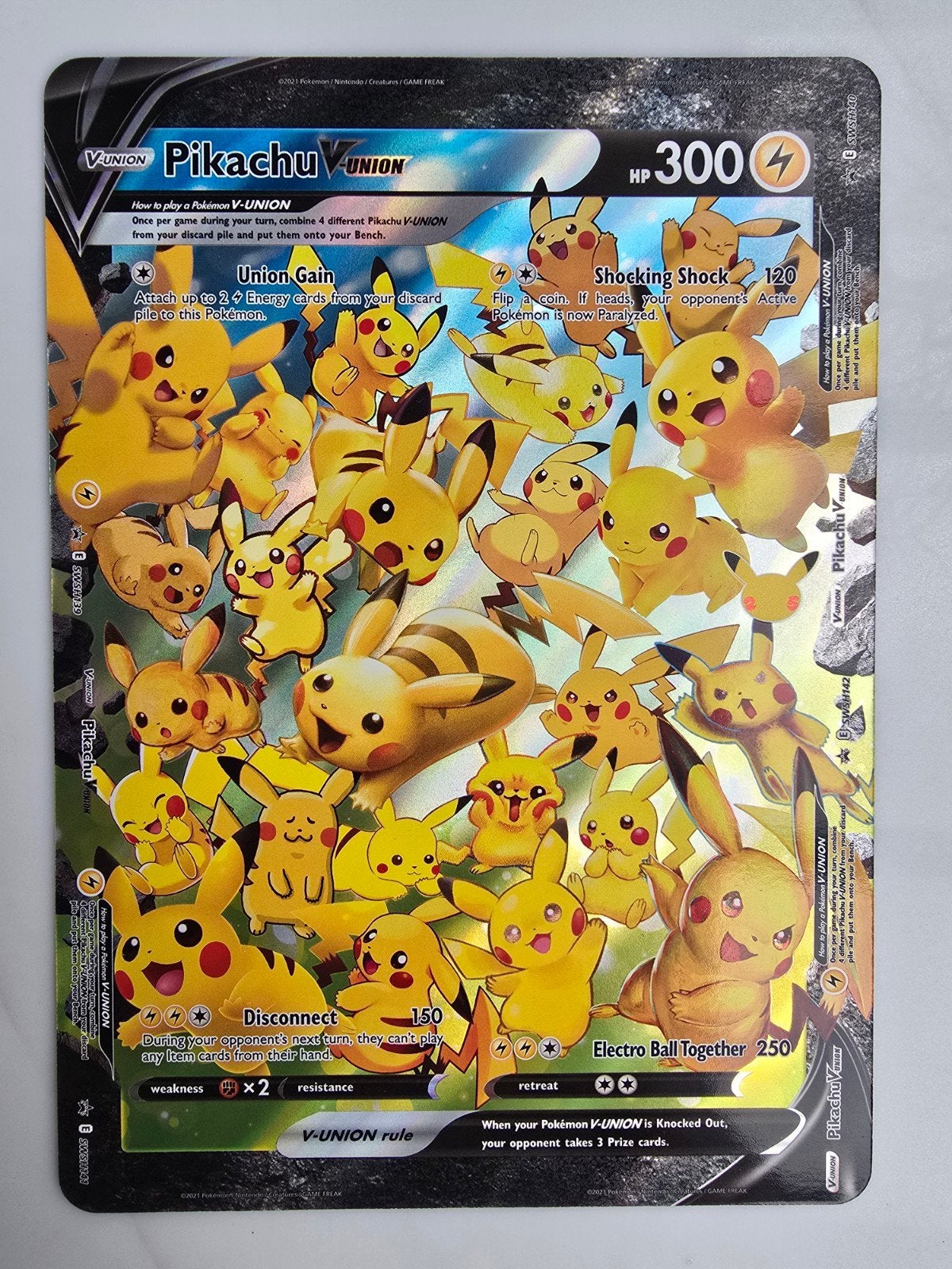 Jumbo kaart - Pikachu V union!, Hobby en Vrije tijd, Verzamelkaartspellen | Pokémon, Ophalen of Verzenden, Zo goed als nieuw