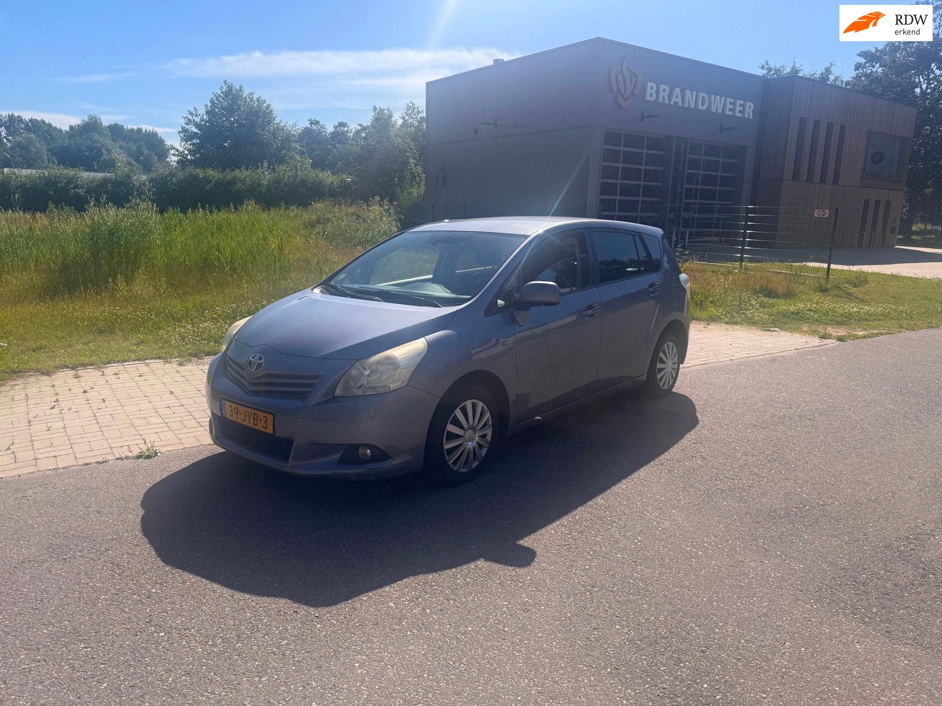 Toyota Verso 1.8 VVT-i Dynamic Business 7Persoons.Clima.Navi, Auto's, 450 kg, Gebruikt, 4 cilinders, Blauw