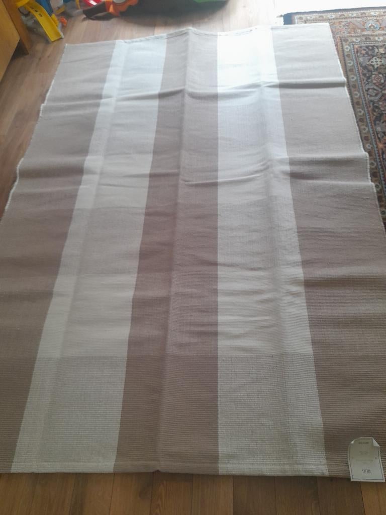 Vloerkleed H&M Home Collectie - Beige/Crème gestreept, Crème, Gebruikt, 100 tot 150 cm, Modern, Scandinavisch