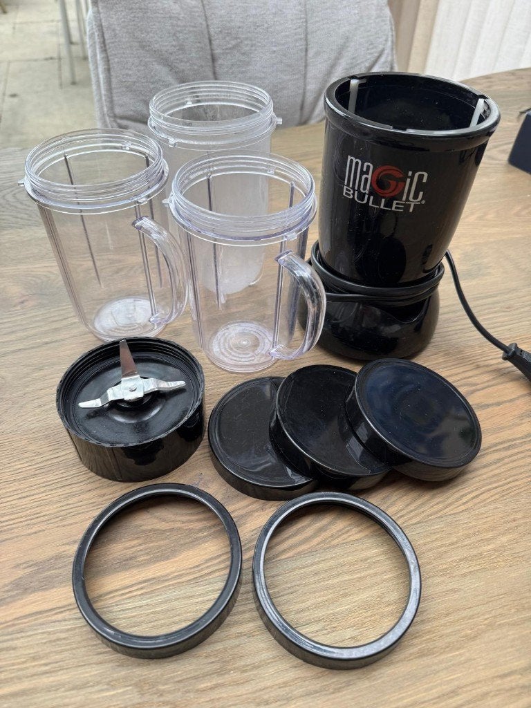 Magic Bullet met bekers en deksels, Witgoed en Apparatuur, Ophalen of Verzenden, Gebruikt, Blender to go