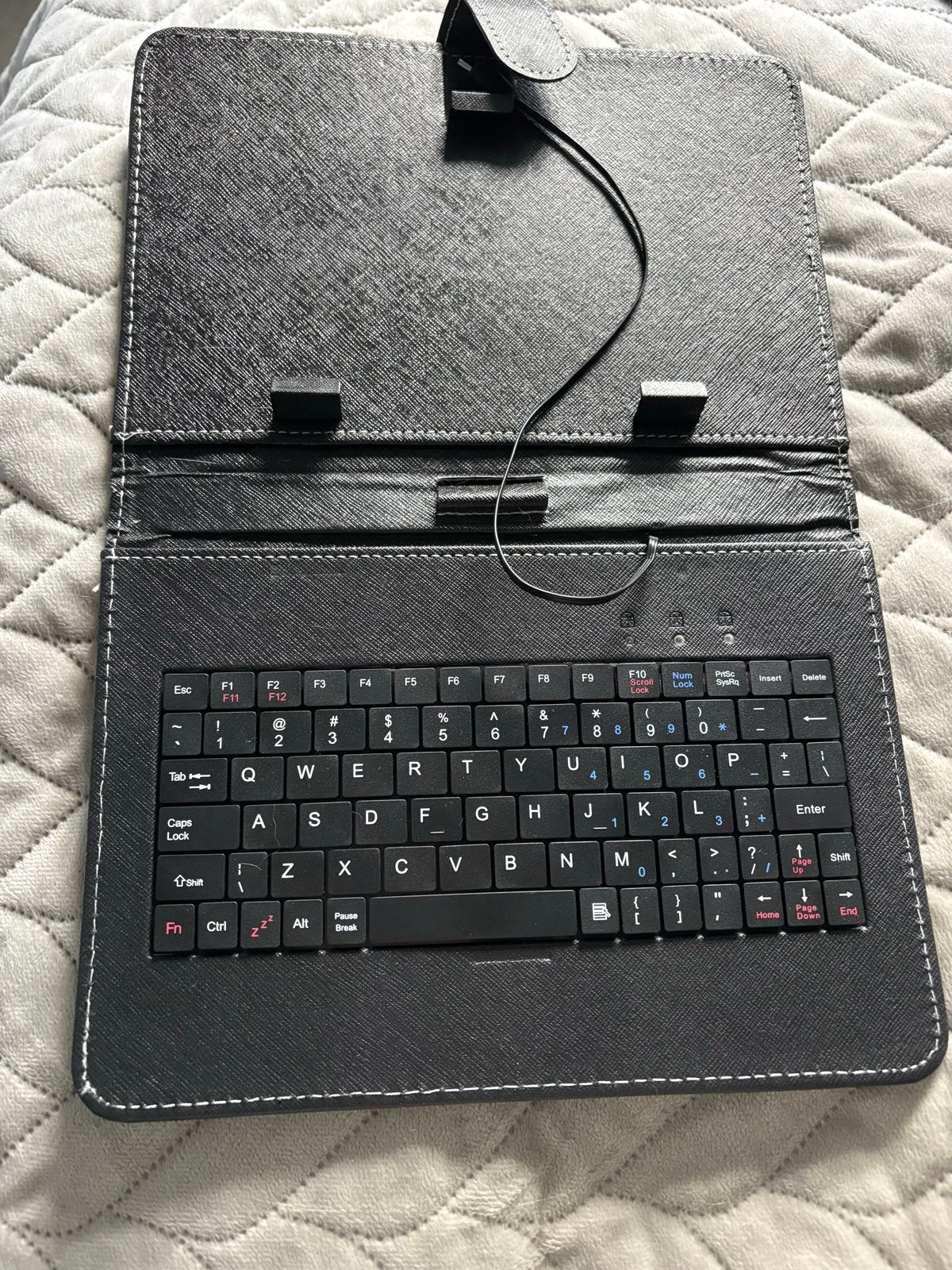 Universele Tablet Hoes met Toetsenbord - Zwart, Ophalen of Verzenden, Gebruikt, 7 inch of minder, Usb-aansluiting