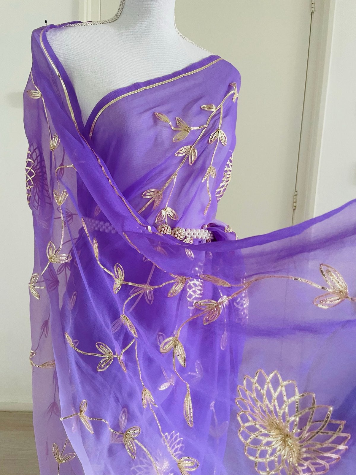 Violet Anvi Saree met Jaal - Zachte Georgette, Verzenden, Nieuw, Paars, Onder de knie