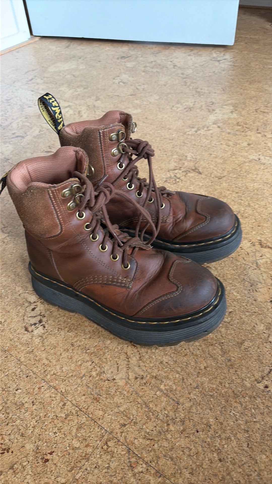 Dr Martens zebzag 8 tie cognac 37, Kinderen en Baby's, Verzenden, Zo goed als nieuw, Jongen of Meisje, Schoenen