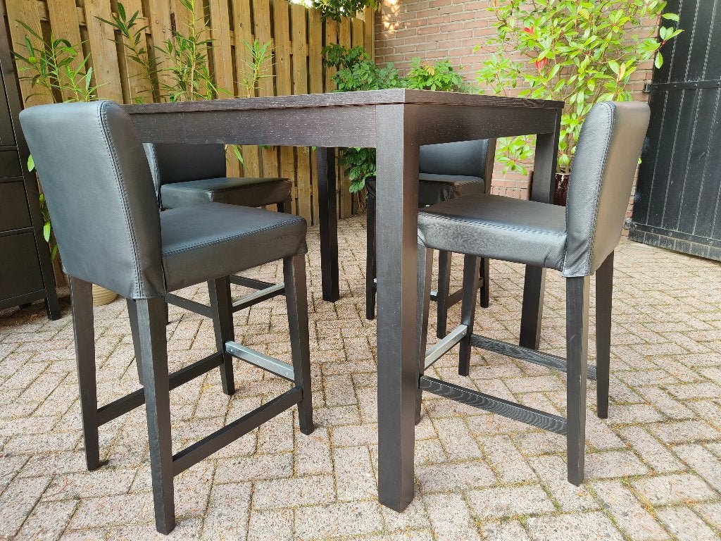BJURSTA bartafel 110x110 + 4 BERGMUND barkrukken zwartbruin, Ophalen, Gebruikt