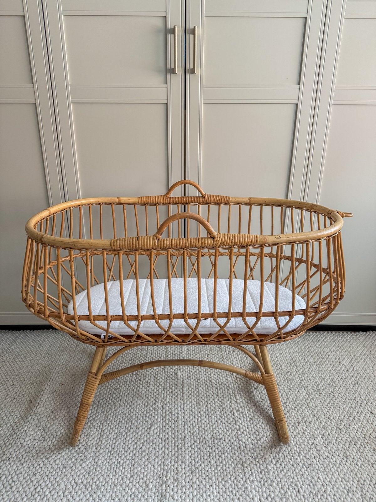 Vintage jaren 60 rotan rieten wiegje incl matras, Ophalen, Zo goed als nieuw, Wieg