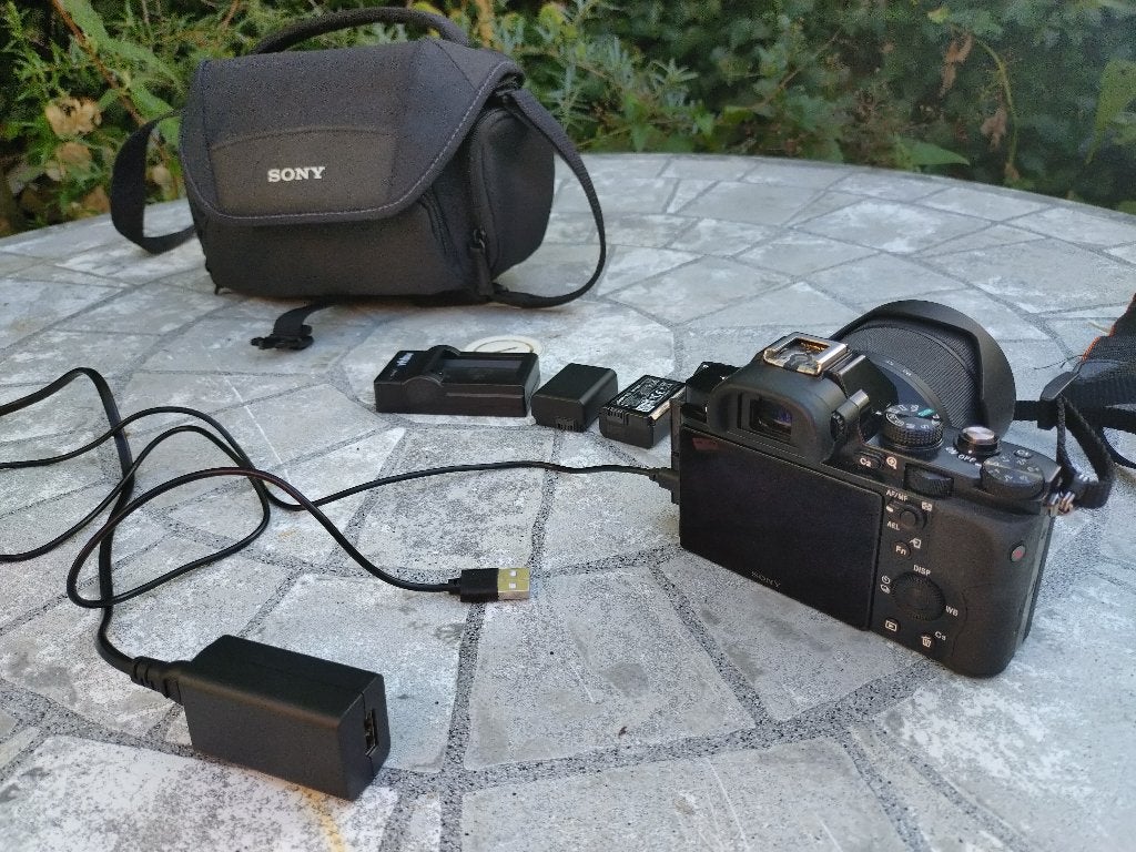 Foto 17 van Sony Alpha a7 full frame mirrorless camera met zoomlens