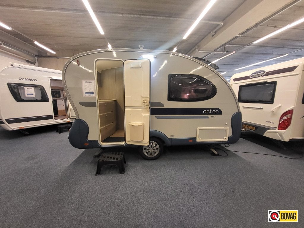 Adria Action 361 LH; zeer netjes, Caravans en Kamperen, Tot en met 2, Bedrijf, Luifel, 750 - 1000 kg