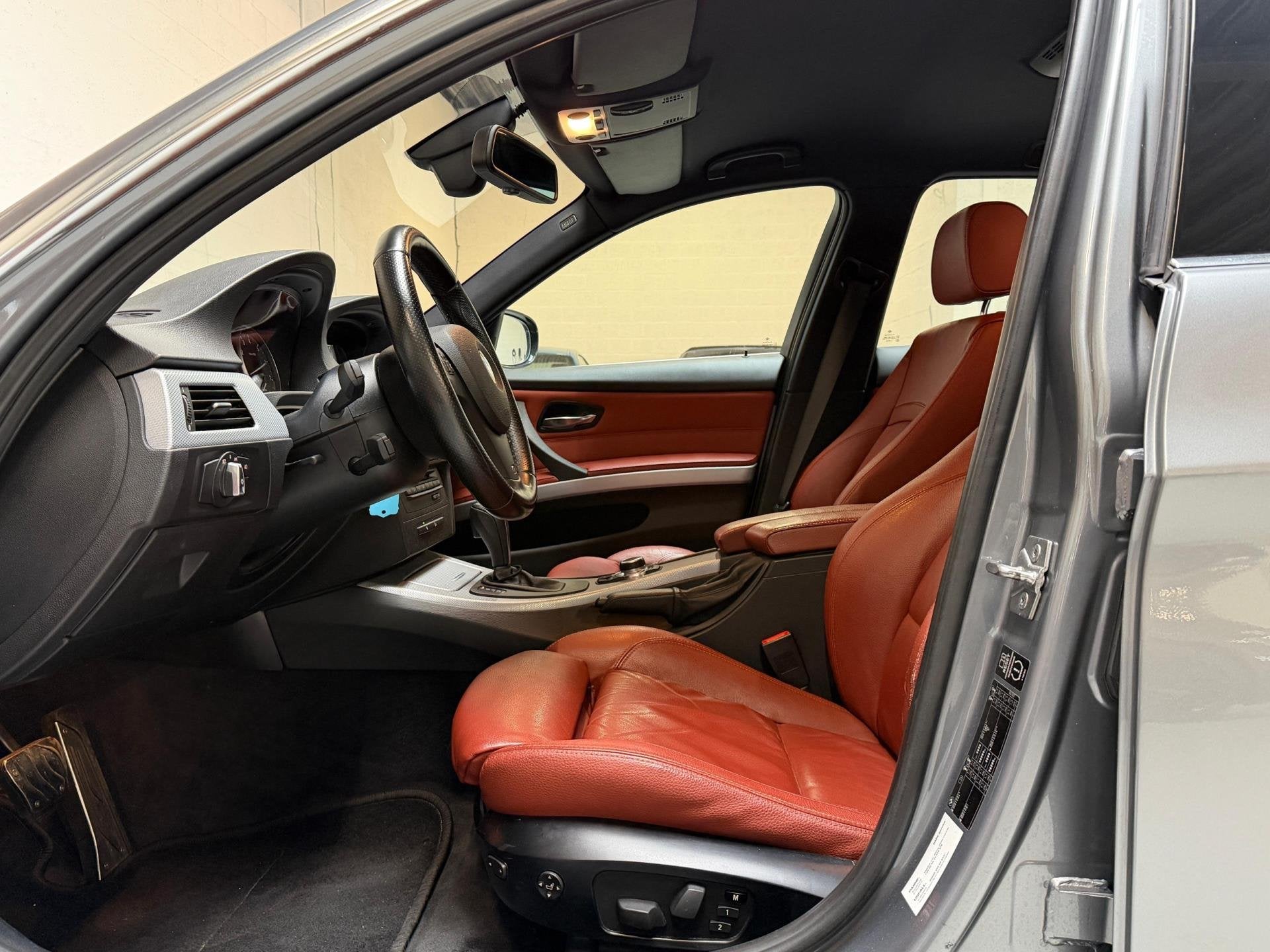 BMW 3-serie Touring 325xi LCI - 6 CILINDER - AUTOMAAT - M PA, Auto's, Automaat, Euro 5, Gebruikt, 2996 cc
