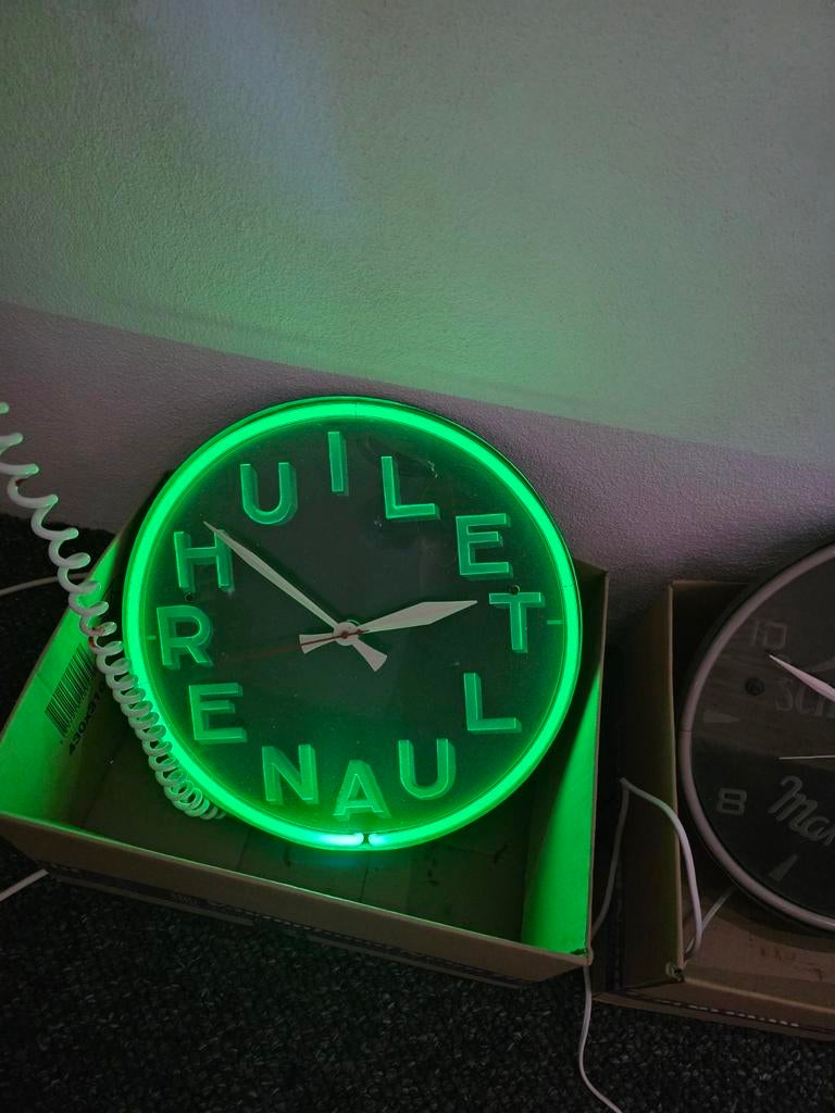 Vintage Renault Huile Neon Klok - Werkt Perfect, Ophalen of Verzenden, Gebruikt, Lichtbak of (neon) lamp