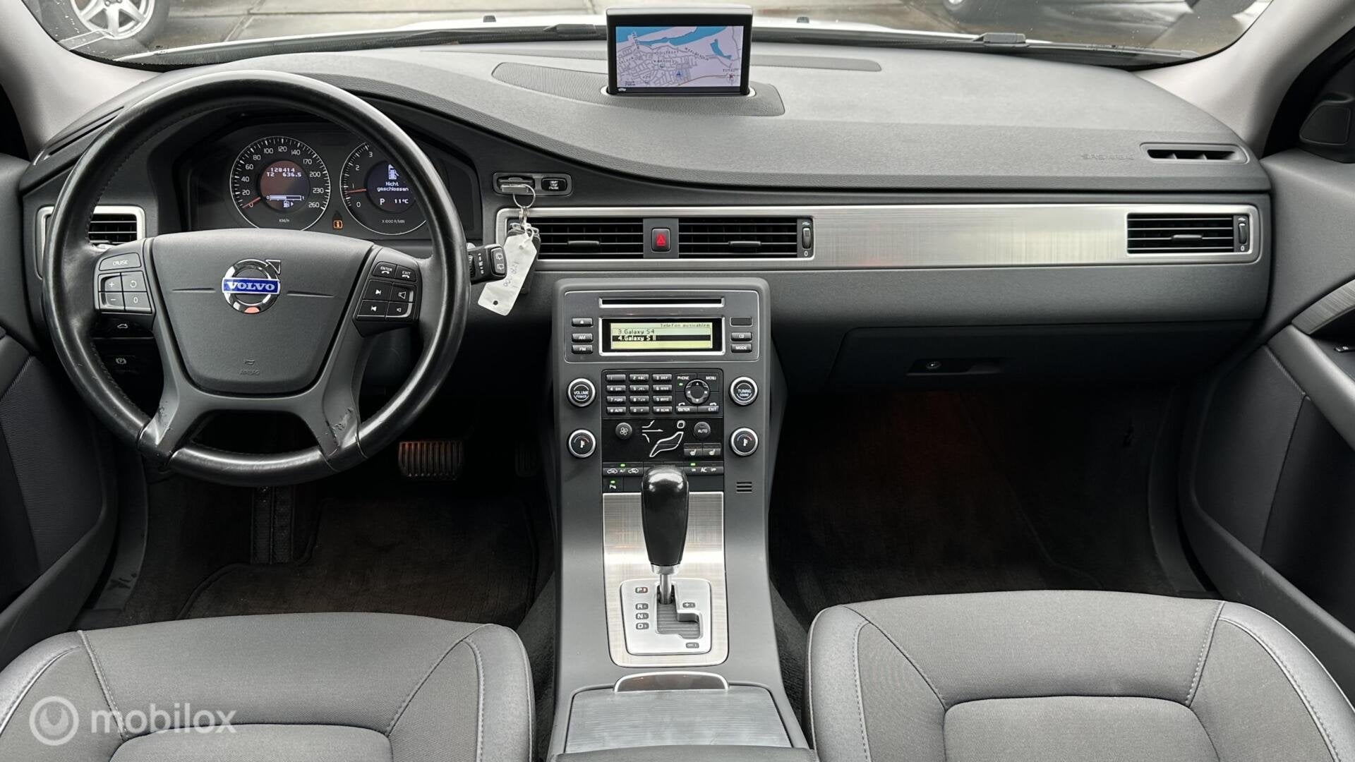 Volvo V70 2.5T Momentum 230PK / AUTOMAAT / NAVI, Auto's, Volvo, 93 €/maand, Euro 4, 1568 kg, 750 kg