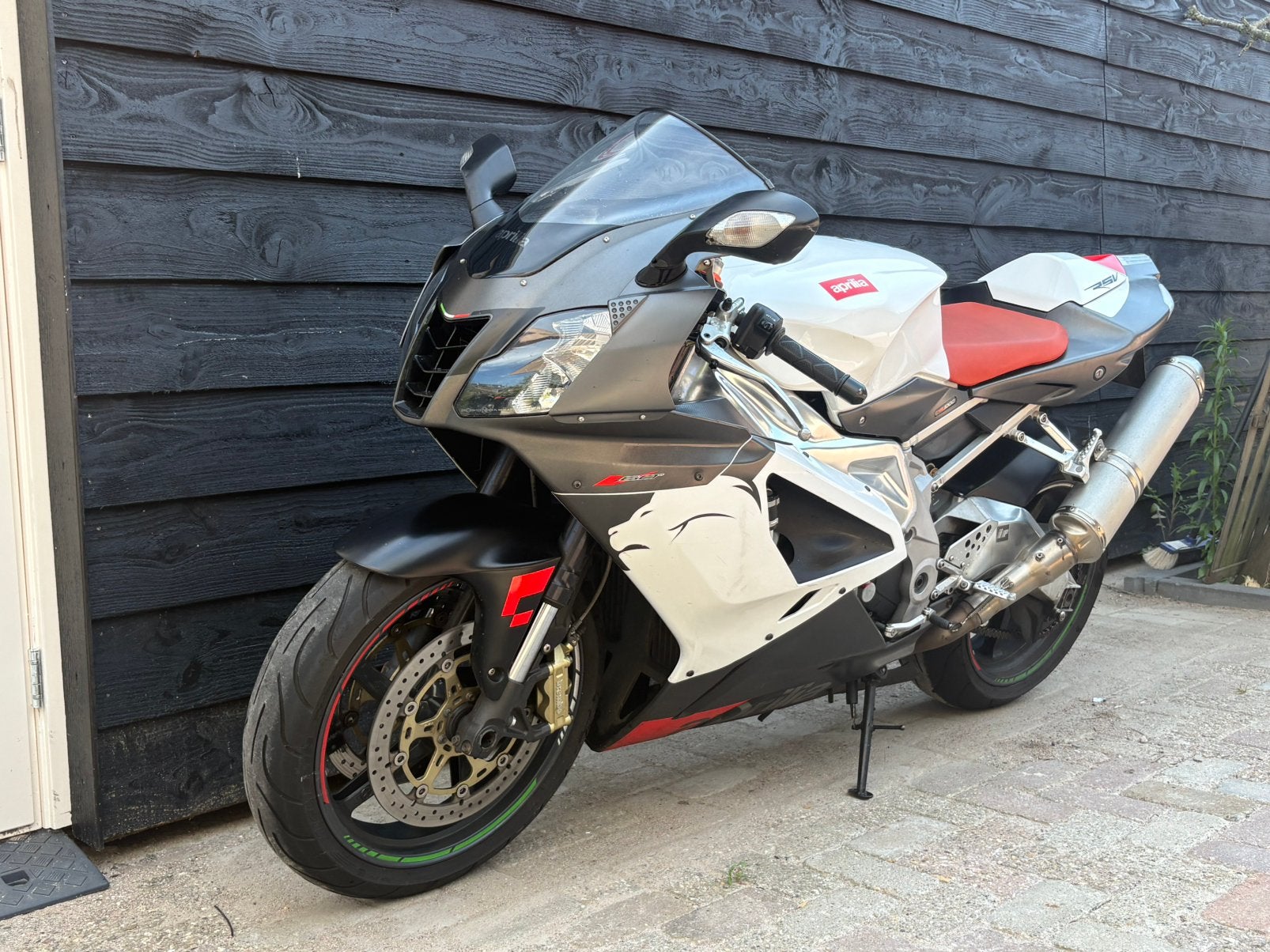 Aprilia RSV 1000 R 2007, Motoren, Motoren | Aprilia, Particulier, Super Sport, meer dan 35 kW, 2 cilinders, Motorrijbewijs A, Handgeschakeld