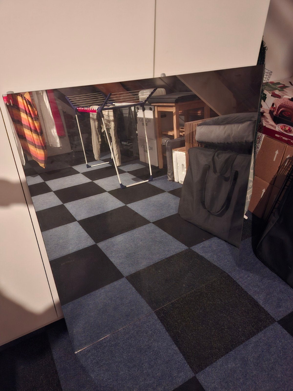 Spiegel 100 x 100 cm gratis (op de hangen)