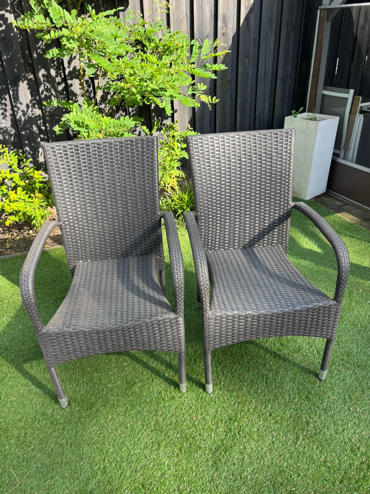 2 tuinstoelen, Ophalen, Gebruikt, Kunststof, Stapelbaar