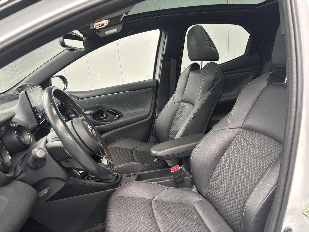 Toyota Yaris 1.5 Hybrid Executive, 450 kg, Gebruikt, Euro 6, Bedrijf