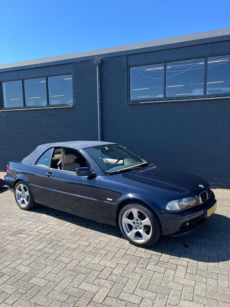 BMW 318Ci Cabrio | Luxe | Hardtop + Softtop | Leder |, 13 km/l, 4 cilinders, Cabriolet, Leder