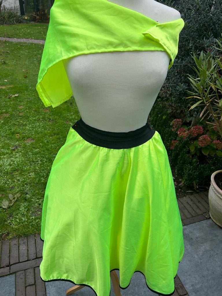 Neon Groene Rok en Top - Carnaval/Feest, Carnaval, Maat 42/44 (L), Ophalen of Verzenden, Onbekend
