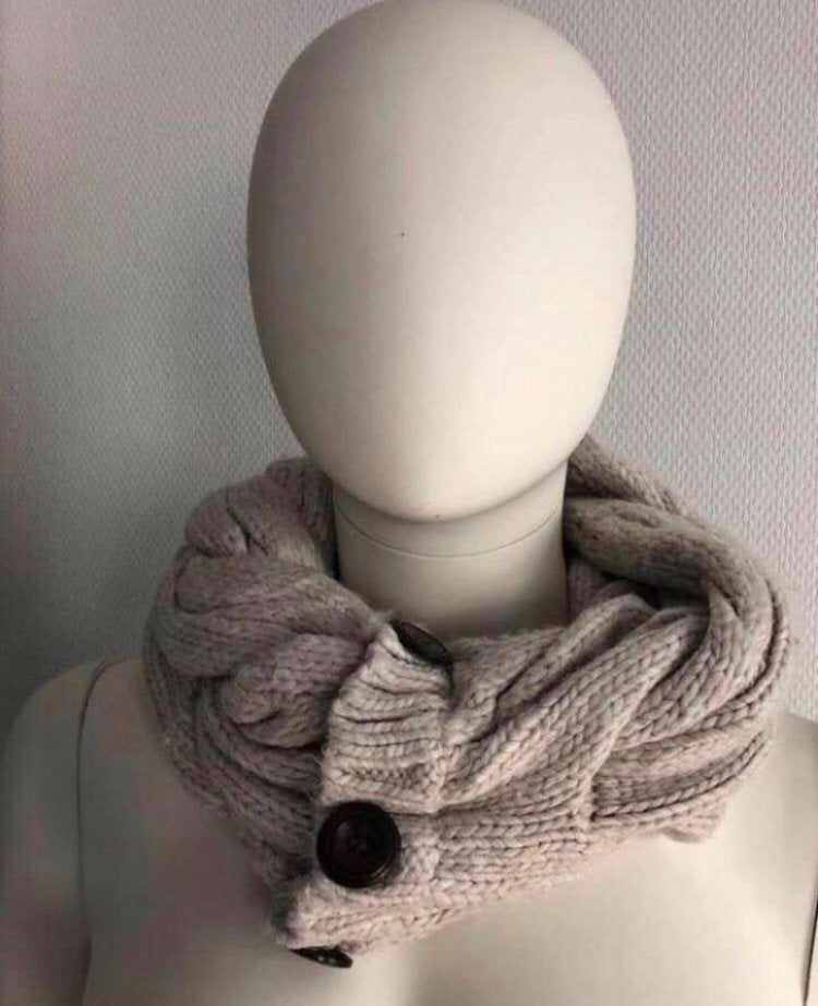 Fijne gebreide wikkel col shawl zand, Kleding | Dames, Verzenden, Zo goed als nieuw, Maat 46/48 (XL) of groter, Sjaal