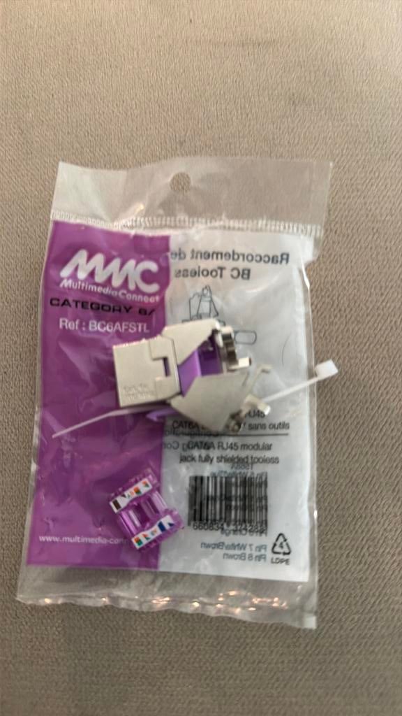 RJ45 connector, Ophalen of Verzenden, Zo goed als nieuw