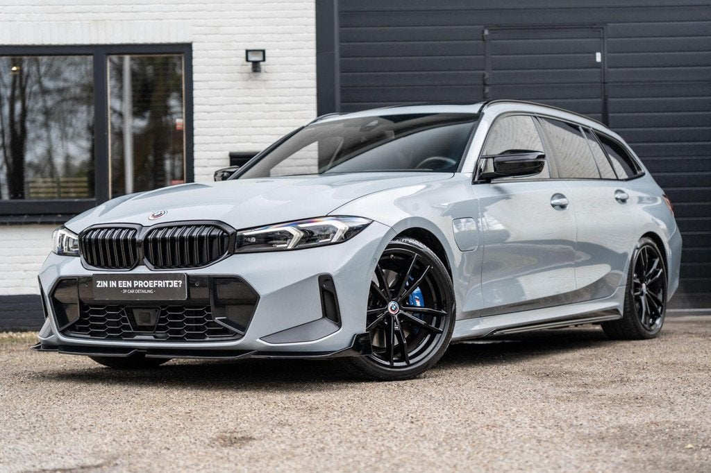BMW 3-serie Touring 330e M Perf Pano H&K Head Up Carbon M340, 1998 cc, Achterwielaandrijving, Gebruikt, Zwart