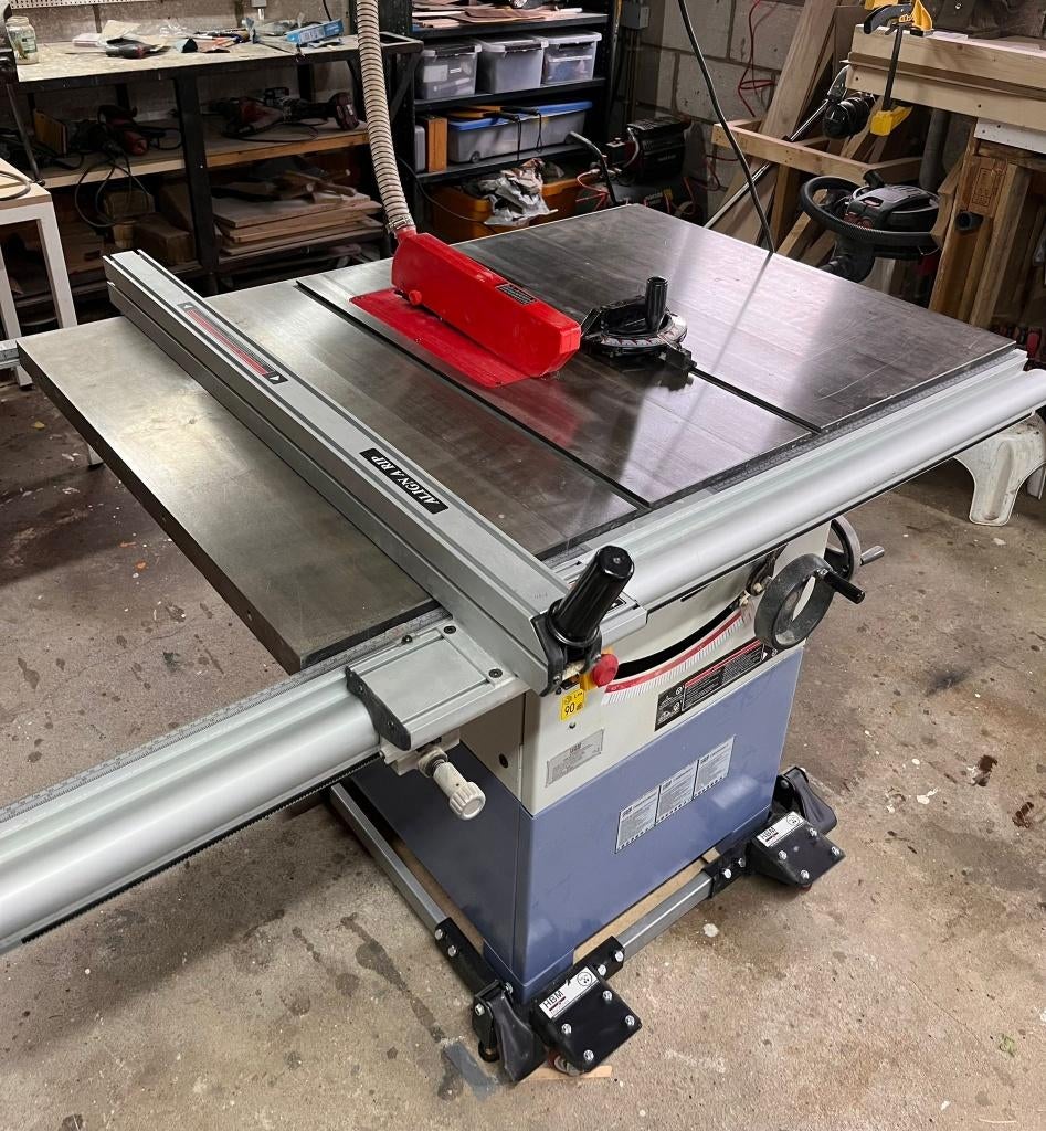 HBM 600 Cirkelzaagtafel + Onderstel + 10 Zaagbladen, Ophalen, 70 mm of meer, Overige typen, Zo goed als nieuw