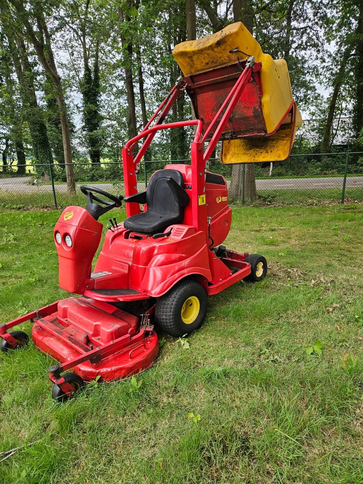 Gianni Ferrari  tg 200 diesel, Tuin en Terras, Zitmaaiers, Gebruikt, Ophalen of Verzenden, Opvangbak, Gianni Ferrari