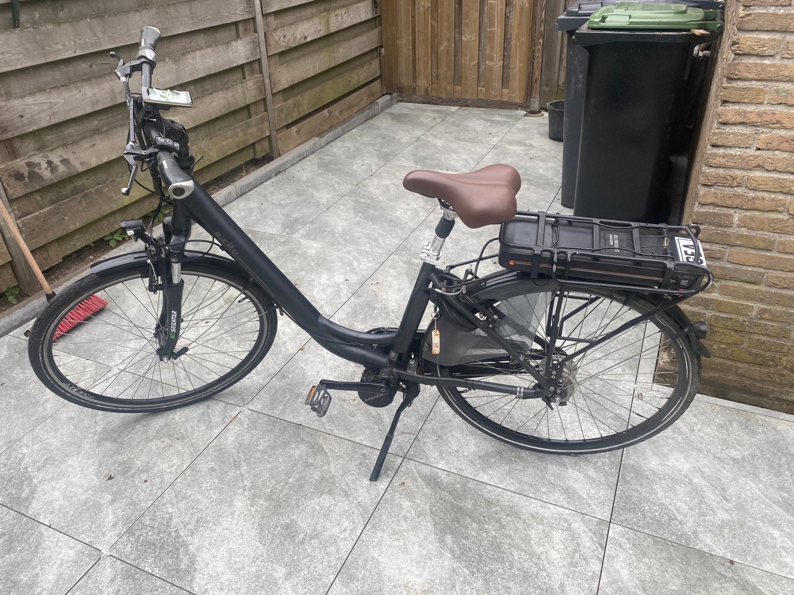 Elektrische fiets onderdelen of opknappen., Fietsen en Brommers, Elektrische fietsen, Ophalen of Verzenden, Gebruikt, Minder dan 30 km per accu