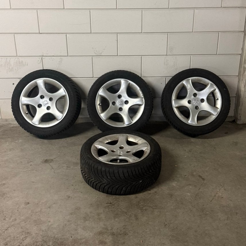 Set Peugeot 306 cyclone velgen met winterbanden Vredestein, Auto-onderdelen, Ophalen, Winterbanden, Velg(en)