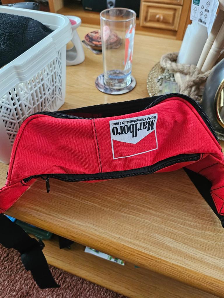 Vintage Marlboro World Championship Team heuptasje, Ophalen of Verzenden, Zo goed als nieuw, Rood, Overige typen