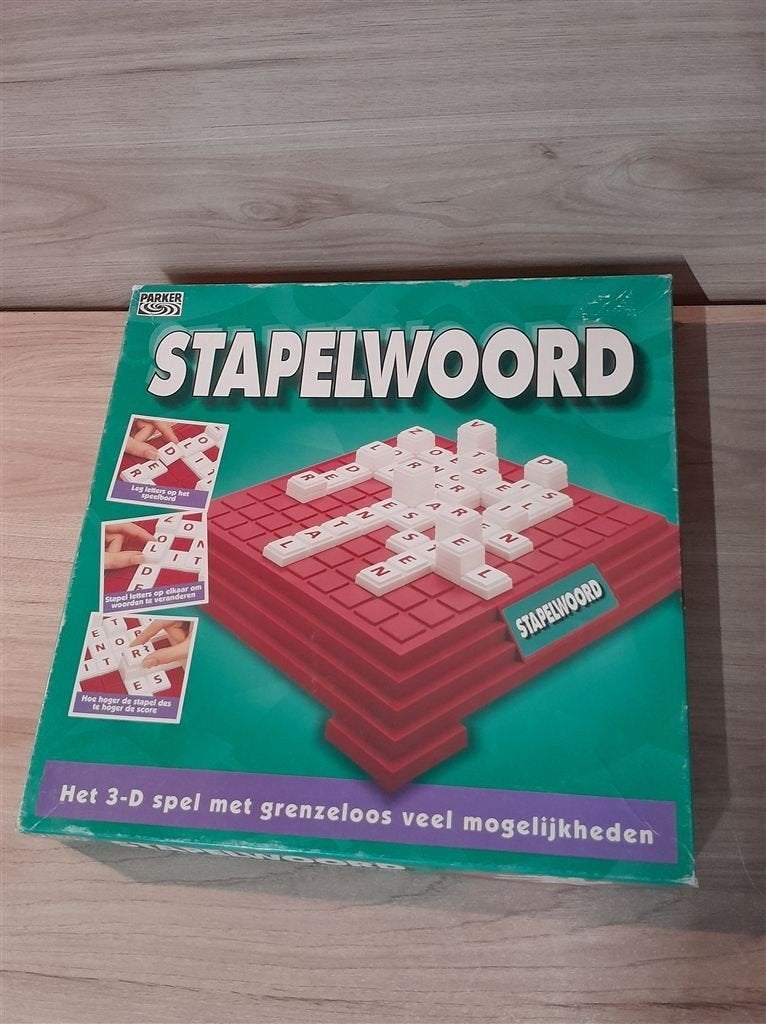 Stapelwoord - 3d woordspel - vierkante groene doos - s5385, Hobby en Vrije tijd, Gezelschapsspellen | Bordspellen, Verzenden, Zo goed als nieuw
