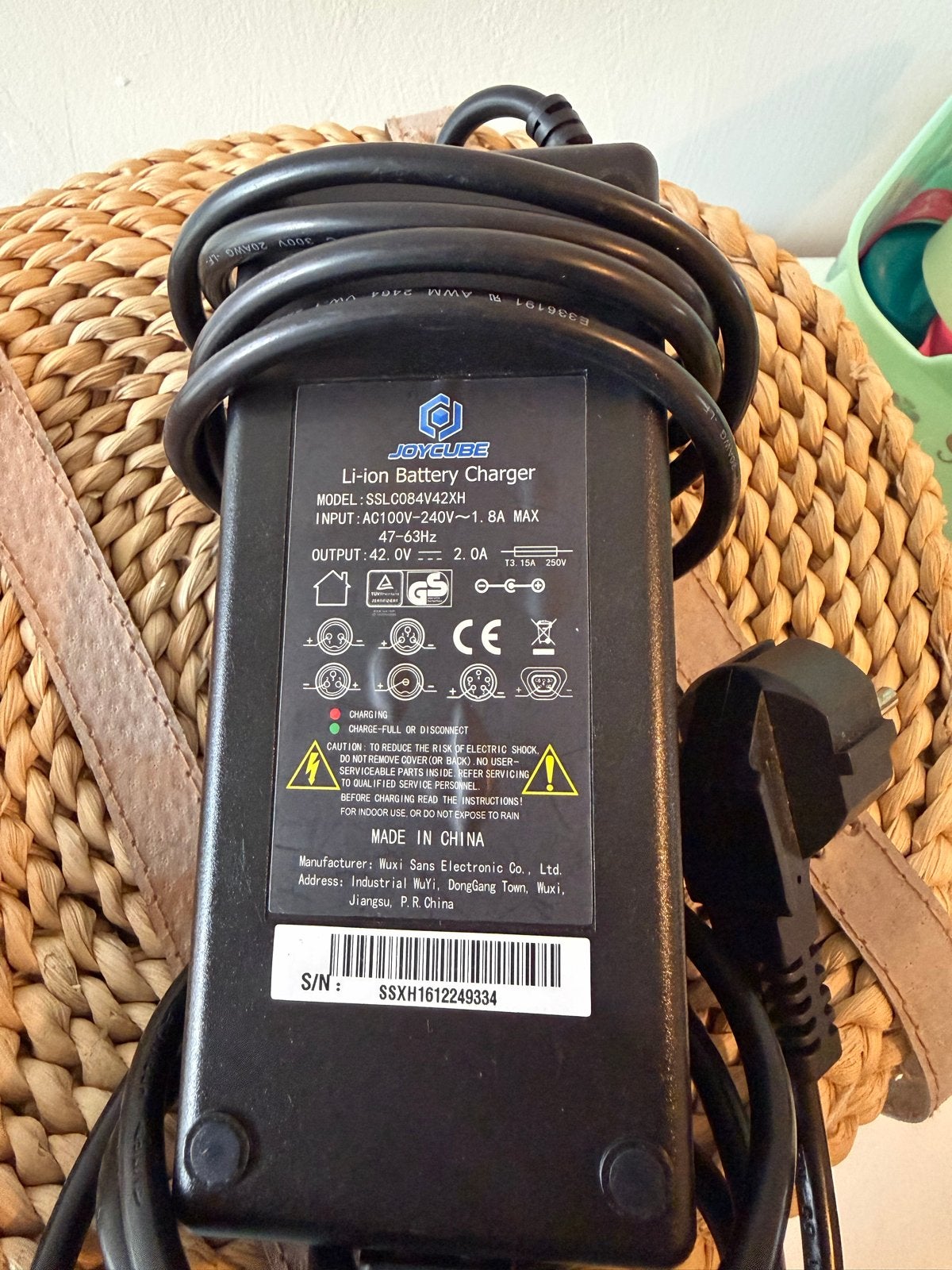 Joycube Li-ion Batterijlader 42V 2A voor E-bike, Fietsen en Brommers, Fietsaccessoires | Fietsaccu's, Ophalen of Verzenden, Gebruikt