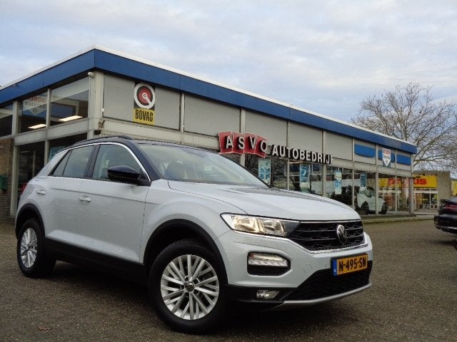 Volkswagen T-Roc TSI 110pk Style Navi Clima Trekhaak PDC NL-, Auto's, Voorwielaandrijving, Stof, Gebruikt, Euro 6