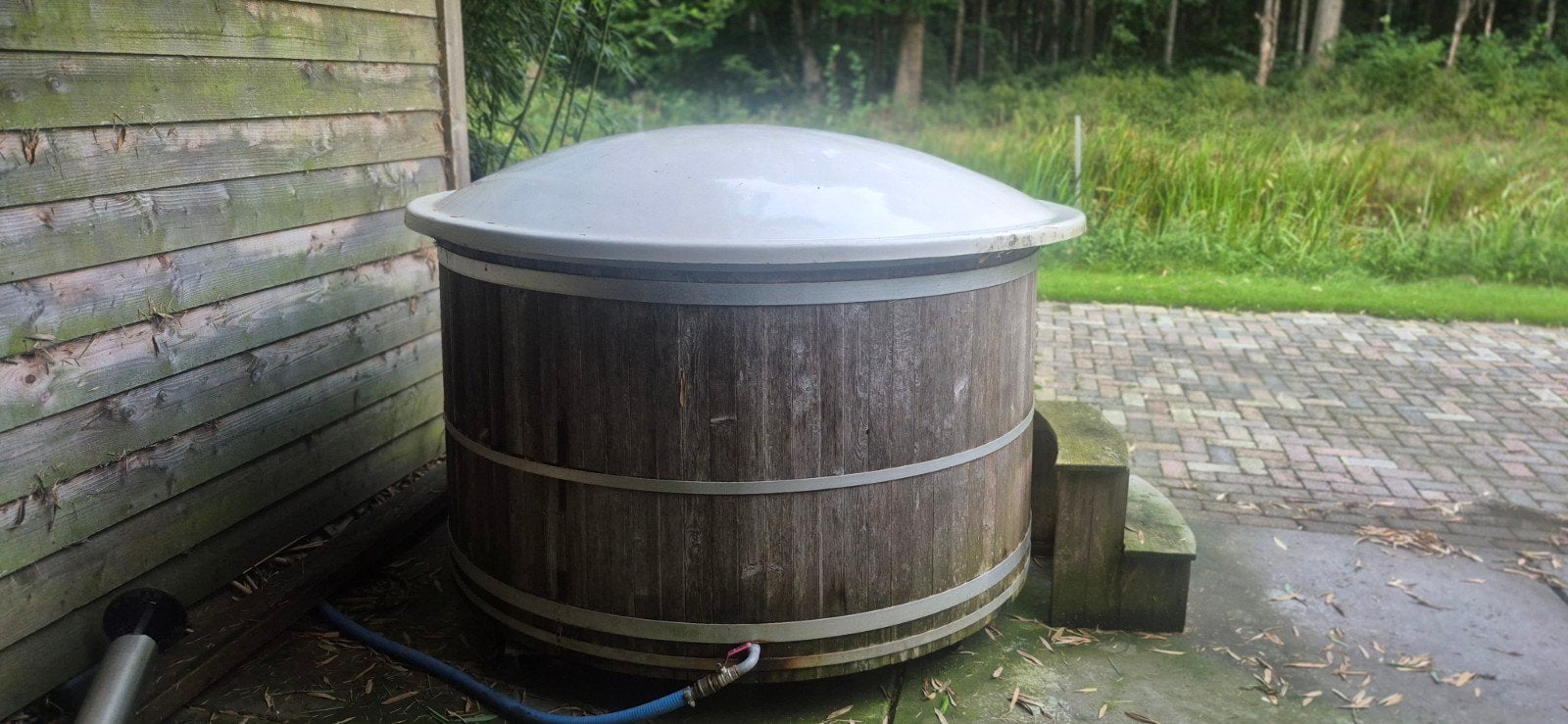 Houten Hottub met rvs kachel , Schoorsteenpijp pomp ,deksel, Ophalen of Verzenden, Gebruikt, Pomp, Vast