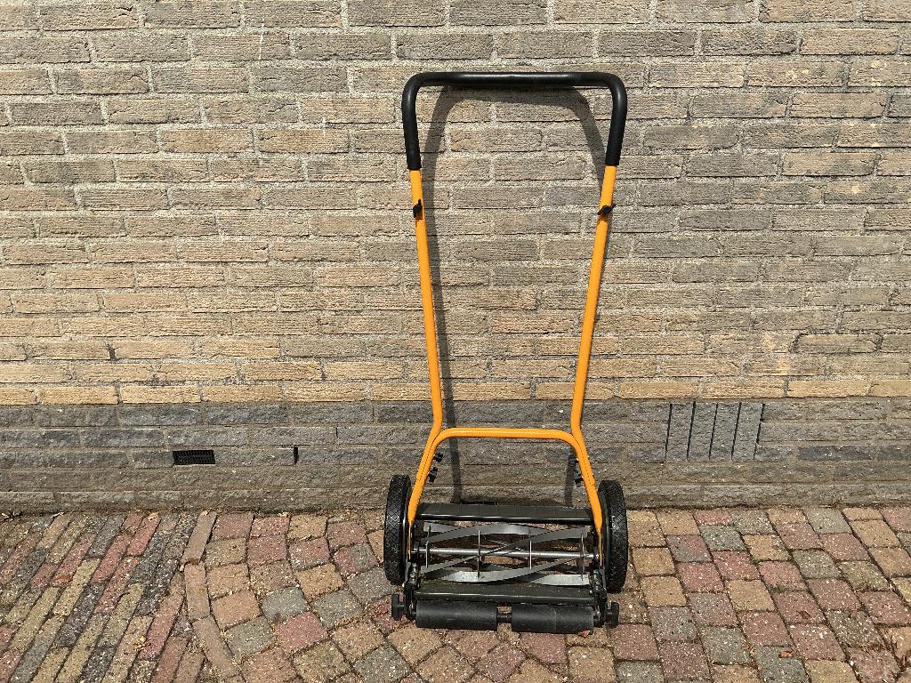 Grasmaaier 1 jaar oud, Tuin en Terras, Grasmaaiers, Ophalen, Handgrasmaaier, Stiga, Zo goed als nieuw