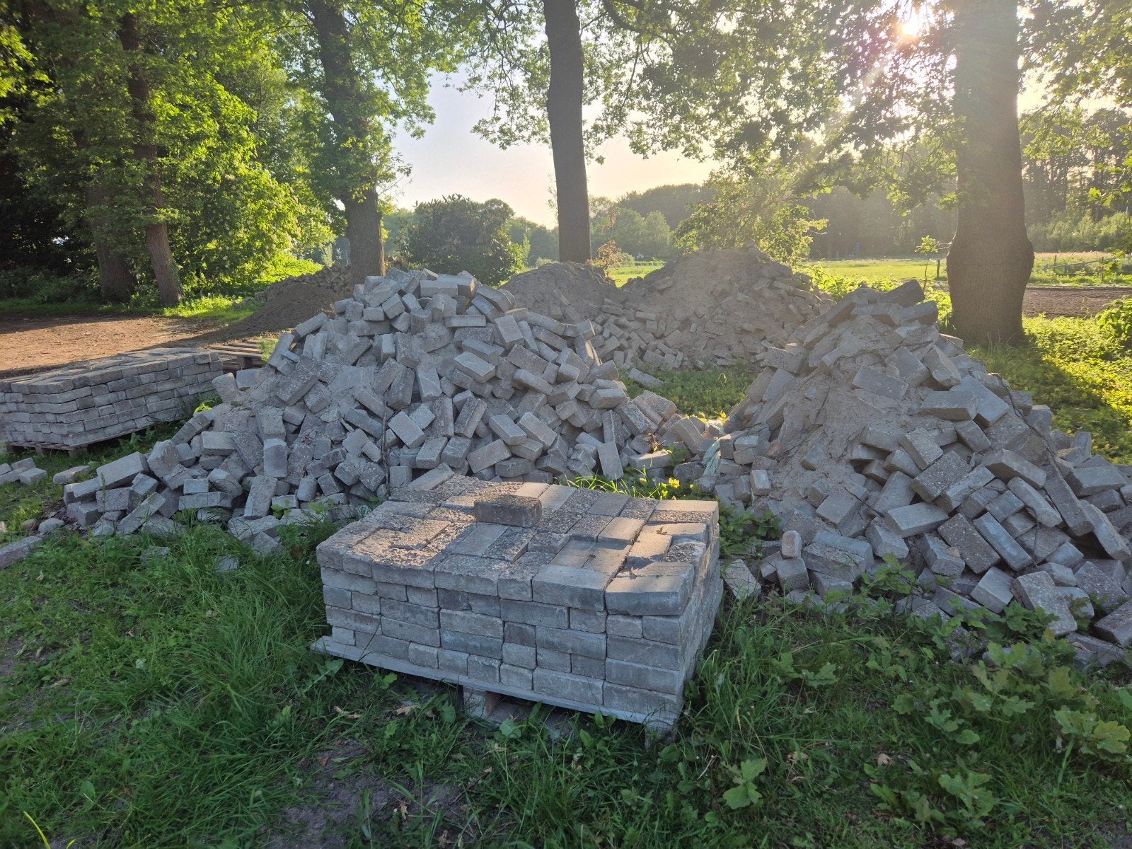 Klinkers gratis af te halen!, Doe-het-zelf en Verbouw, Metselstenen, Ophalen, Gebruikt, Beton