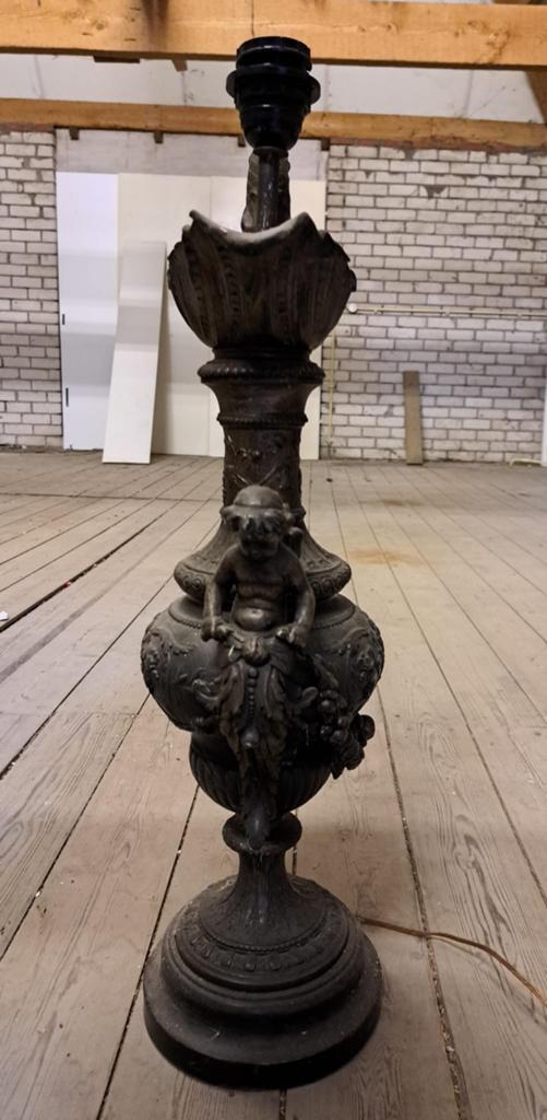 Oude metalen lampenvoet, Ophalen, Gebruikt