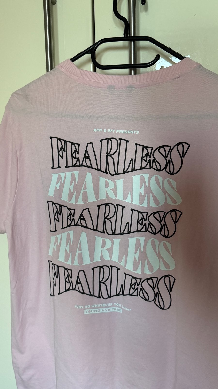 Roze T-shirt met 'Fearless' opdruk - Amy & Ivy, Kleding | Dames, T-shirts, Ophalen of Verzenden, Zo goed als nieuw, Korte mouw