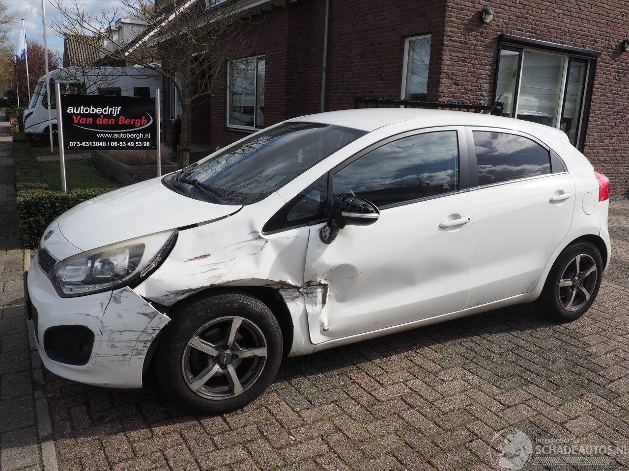 Kia Rio 1.1 CRdi Plus Pack (bj 2012), Kia, Wit, Theodor-Heuss-Allee 11 ,60486, Frankfurt am Main, Deutschland, Hatchback